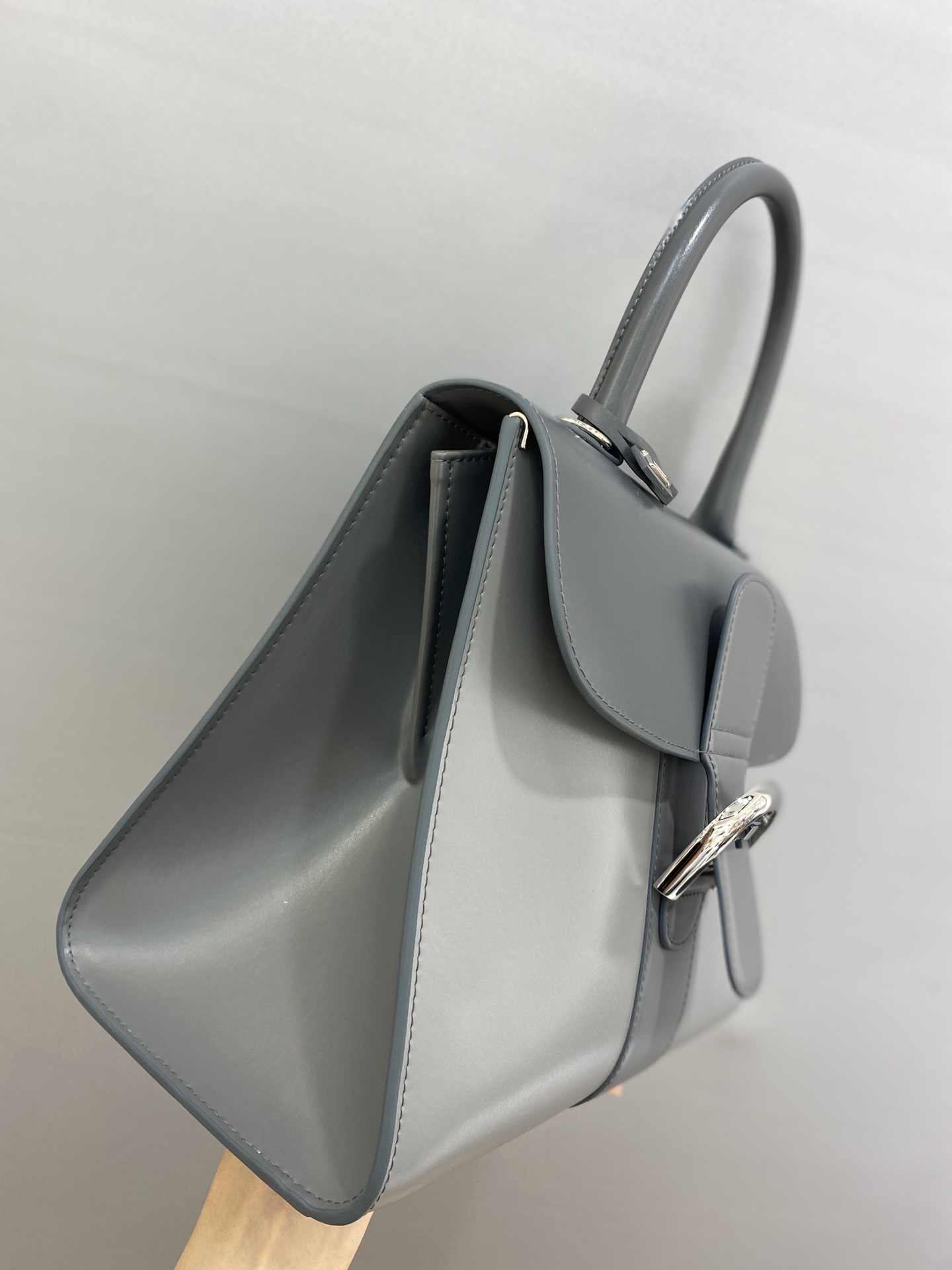 델보 브리앙 박스백 미듐